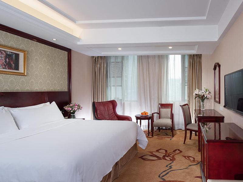 Vienna Hotel Guiyang Exhibition Center Exterior foto