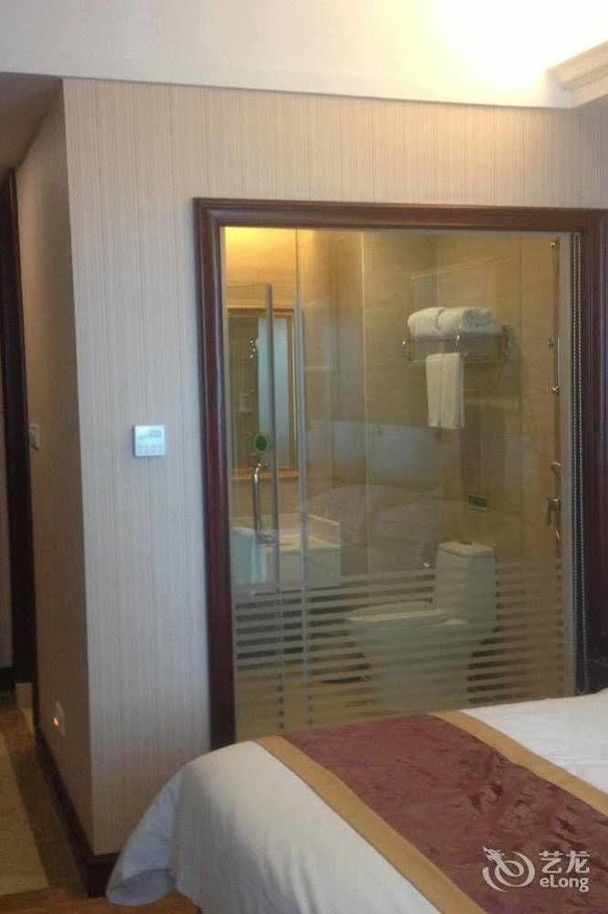 Vienna Hotel Guiyang Exhibition Center Exterior foto