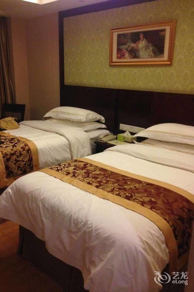 Vienna Hotel Guiyang Exhibition Center Exterior foto